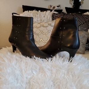 Tatari black ankle booties